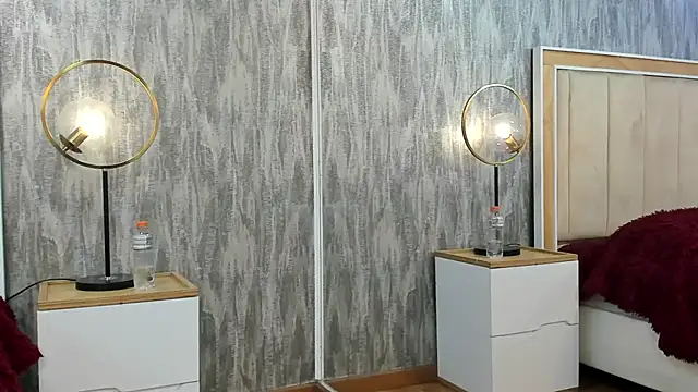 NahomyCarther online show from December 2, 2025, 5:20 am