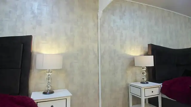 NahomyCarther online show from October 12, 2025, 3:41 am