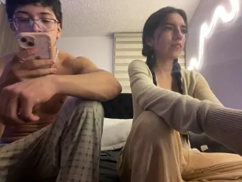 Snapshot of DesireLuxe chatting on February 19, 2026, 8:55 am DesireLuxe online show from February 19, 2026, 8:55 am