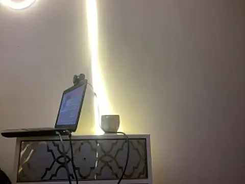 Snapshot of DesireLuxe chatting on February 3, 2026, 6:40 am DesireLuxe online show from February 3, 2026, 6:40 am