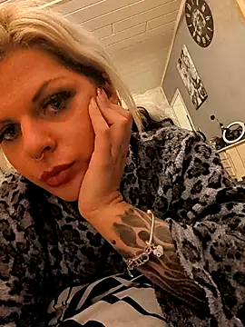 Glory Max online show from February 10, 2026, 5:45 pm