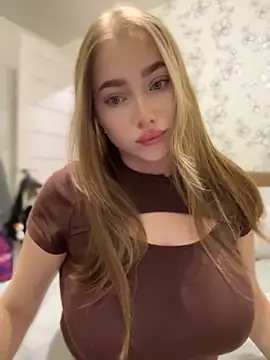 Snapshot of Milana_mil chatting on October 9, 2025, 3:01 pm Milana mil online show from October 9, 2025, 3:01 pm