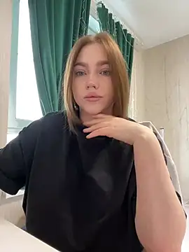 Snapshot of Milana_mil chatting on February 24, 2025, 1:42 pm Milana mil online show from February 24, 2025, 1:42 pm