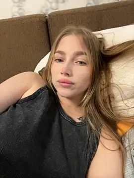 Snapshot of Milana_mil chatting on September 14, 2025, 10:04 am Milana mil online show from September 14, 2025, 10:04 am