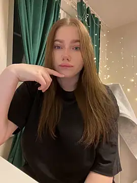 Snapshot of Milana_mil chatting on February 19, 2025, 7:37 pm Milana mil online show from February 19, 2025, 7:37 pm