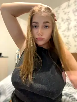 Snapshot of Milana_mil chatting on September 25, 2025, 4:13 pm Milana mil online show from September 25, 2025, 4:13 pm