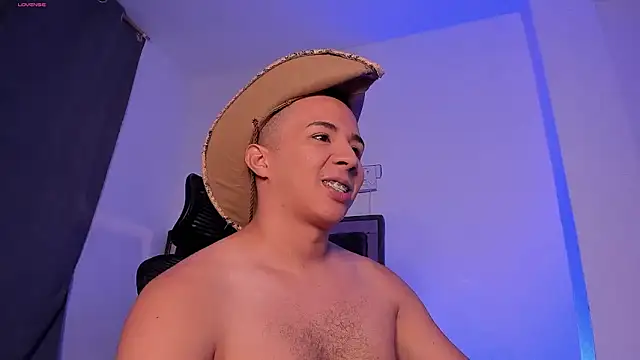 Snapshot of Donathoo1 chatting on April 16, 2026, 1:17 am Donathoo1 online show from April 16, 2026, 1:17 am