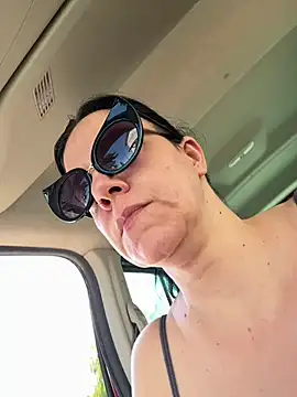 Snapshot of LadydeSade chatting on September 18, 2025, 1:03 pm LadydeSade online show from September 18, 2025, 1:03 pm