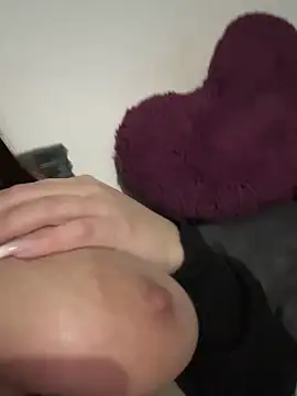 lola  med online show from February 28, 2025, 9:33 pm