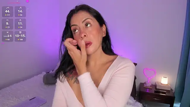  lucianapalmer online show from January 14, 2026, 2:09 pm