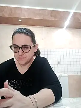 Dolcecurvy online show from November 17, 2025, 9:13 am