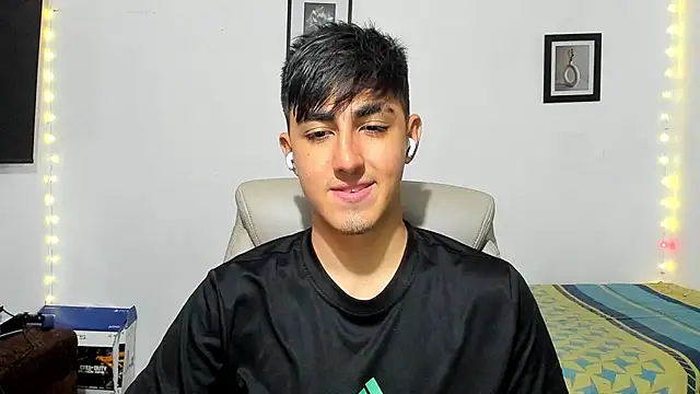 babymaik online show from October 22, 2025, 8:19 pm