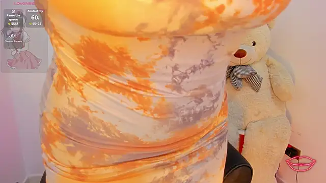 MIaloveone  online show from November 15, 2025, 9:02 am