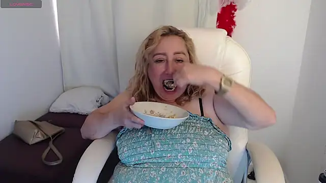 Snapshot of Mature_2025 chatting on November 26, 2025, 5:46 pm Mature 2025 online show from November 26, 2025, 5:46 pm