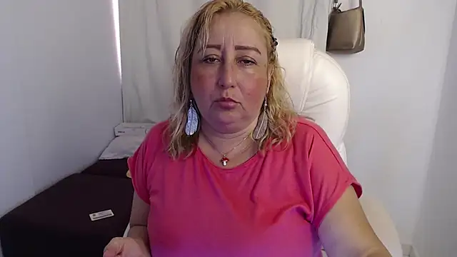 Snapshot of Mature_2025 chatting on September 29, 2025, 5:18 pm Mature 2025 online show from September 29, 2025, 5:18 pm