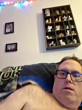 Snapshot of Smallone327 chatting on February 23, 2025, 6:07 am Smallone327 online show from February 23, 2025, 6:07 am