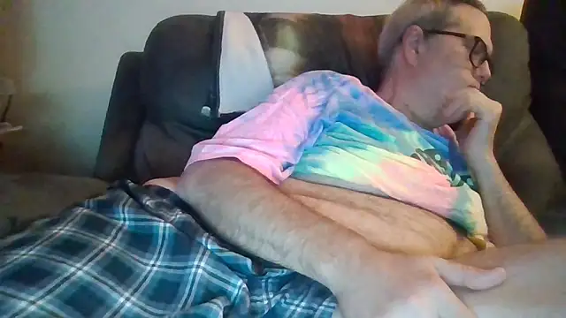 Snapshot of Smallone327 chatting on September 19, 2025, 3:54 am Smallone327 online show from September 19, 2025, 3:54 am