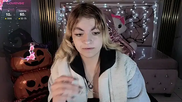 lili conor s online show from October 29, 2025, 3:38 am