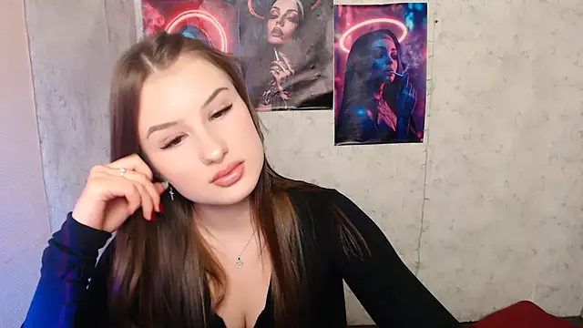  MiaAngell online show from November 5, 2025, 2:31 pm