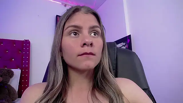 Snapshot of ValeAmayaa chatting on March 21, 2025, 10:17 pm ValeAmayaa online show from March 21, 2025, 10:17 pm