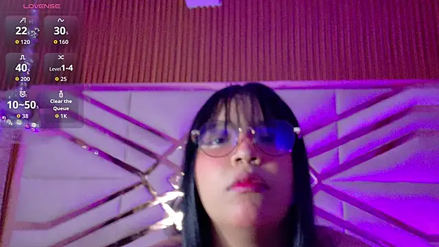 Snapshot of innocenthazel chatting on March 24, 2026, 3:06 am innocenthazel online show from March 24, 2026, 3:06 am