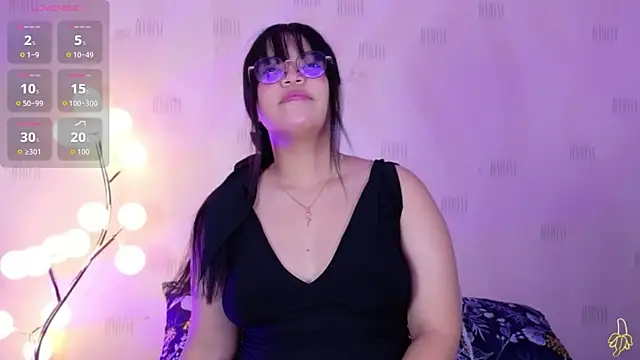 innocenthazel online show from May 28, 2026, 2:52 am