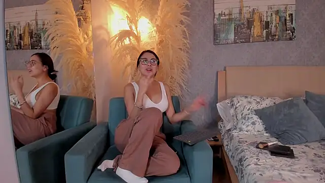 Lucia Brown  online show from March 5, 2026, 3:30 pm