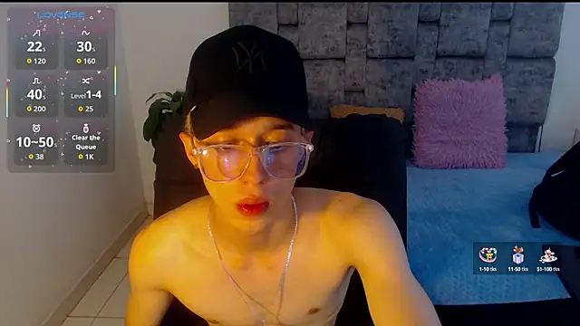 Snapshot of skinny_bigcock02 chatting on October 1, 2025, 9:29 pm skinny bigcock02 online show from October 1, 2025, 9:29 pm