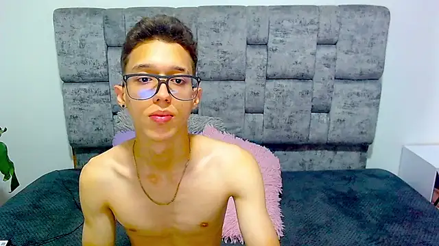 Snapshot of skinny_bigcock02 chatting on March 1, 2025, 7:37 pm skinny bigcock02 online show from March 1, 2025, 7:37 pm