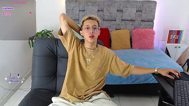 skinny bigcock02 online show from December 3, 2025, 8:52 pm