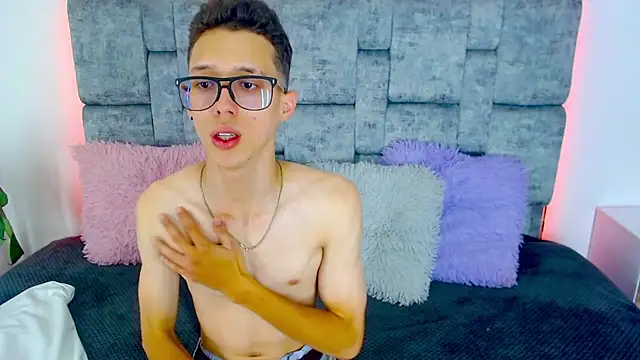 Snapshot of skinny_bigcock02 chatting on February 22, 2025, 8:09 pm skinny bigcock02 online show from February 22, 2025, 8:09 pm