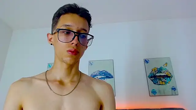 Snapshot of skinny_bigcock02 chatting on March 7, 2025, 10:43 pm skinny bigcock02 online show from March 7, 2025, 10:43 pm