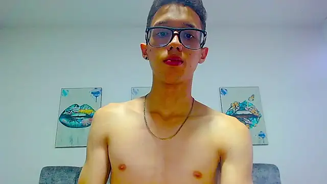 Snapshot of skinny_bigcock02 chatting on February 28, 2025, 7:35 pm skinny bigcock02 online show from February 28, 2025, 7:35 pm