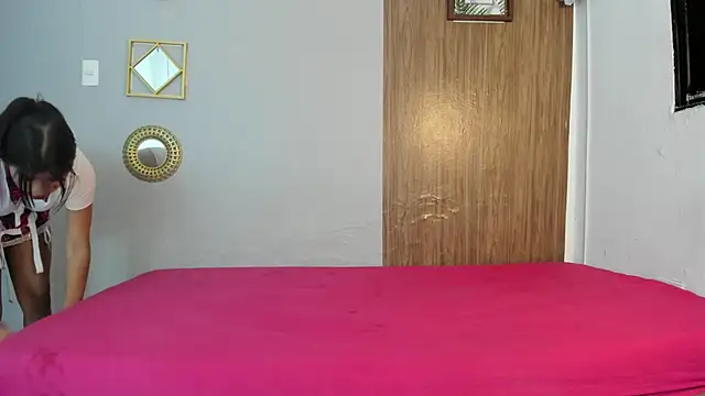 Snapshot of couple_hotfox chatting on February 23, 2026, 12:34 am couple hotfox online show from February 23, 2026, 12:34 am