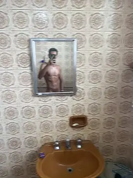 Snapshot of ldkzinnn chatting on February 24, 2025, 5:31 pm ldkzinnn online show from February 24, 2025, 5:31 pm