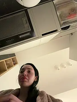 Snapshot of Mia_Splash chatting on April 9, 2026, 5:52 pm Mia Splash online show from April 9, 2026, 5:52 pm