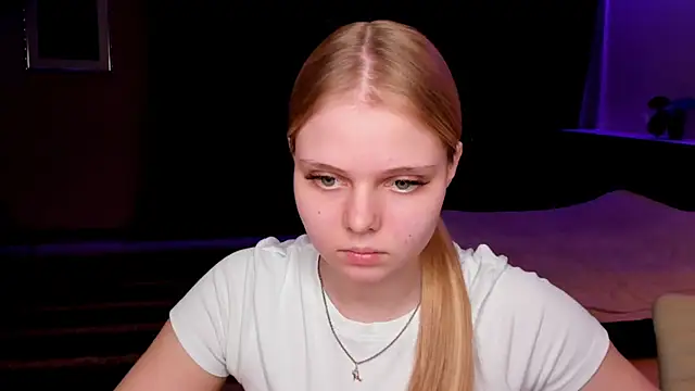 Snapshot of WillaDrye chatting on February 22, 2025, 8:18 am WillaDrye online show from February 22, 2025, 8:18 am