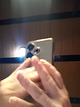 Snapshot of chanel-2025 chatting on February 3, 2026, 1:05 am chanel-2025 online show from February 3, 2026, 1:05 am