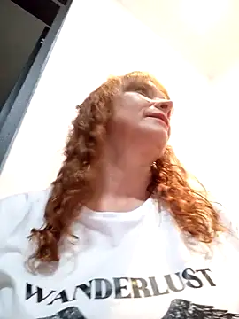 Snapshot of chanel-2025 chatting on December 22, 2025, 11:38 pm chanel-2025 online show from December 22, 2025, 11:38 pm