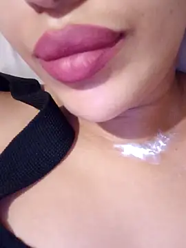 Sexlove1xo online show from November 4, 2025, 11:47 am