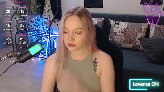 Snapshot of lissallor_ chatting on October 18, 2025, 8:22 pm lissallor  online show from October 18, 2025, 8:22 pm