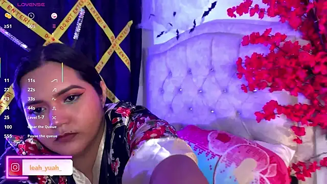 Snapshot of Leah_yuah_ chatting on October 18, 2025, 9:22 am Leah yuah online show from October 18, 2025, 9:22 am