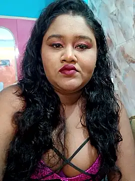 Snapshot of horny_diana chatting on February 25, 2026, 5:24 pm horny diana online show from February 25, 2026, 5:24 pm