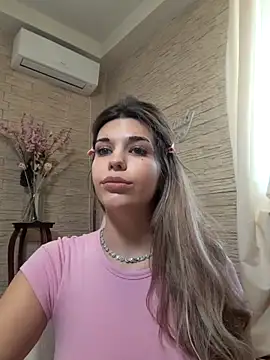 Bella Posh online show from February 25, 2026, 8:03 am