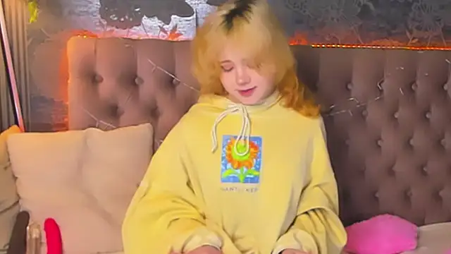 EmilyAngells online show from February 17, 2026, 7:16 am