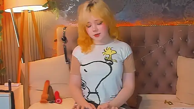 Snapshot of EmilyAngells chatting on April 28, 2026, 6:07 am EmilyAngells online show from April 28, 2026, 6:07 am