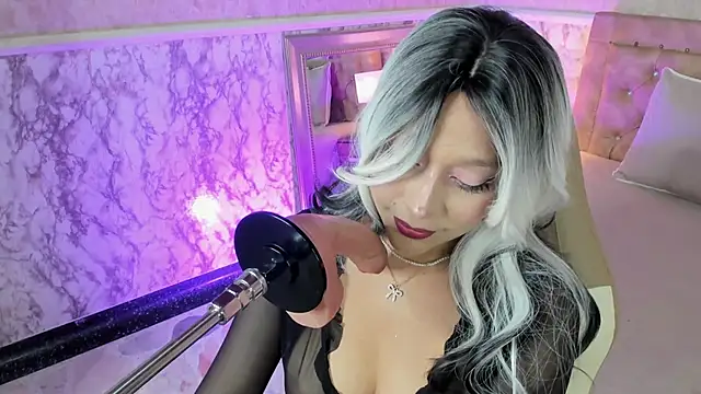 CandyKissx online show from November 7, 2025, 8:24 pm