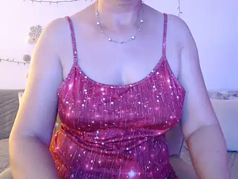 Snapshot of YourfantasyGiuly chatting on June 19, 2026, 1:17 pm YourfantasyGiuly online show from June 19, 2026, 1:17 pm