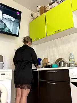 Lusi Luxary online show from December 5, 2025, 6:56 am