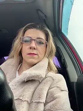 Lusi Luxary online show from March 8, 2025, 10:11 am